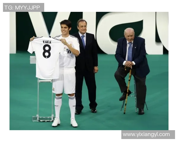 猜测当今足球明星排名前十的精彩对决与个人魅力分析