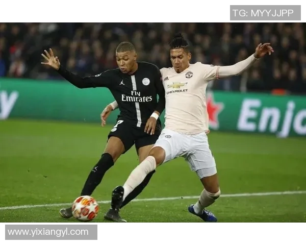 足球明星挑战极限在日本赛场展现风采与激情的精彩瞬间 足球明星挑战极限在日本赛场展现风采与激情的精彩瞬间